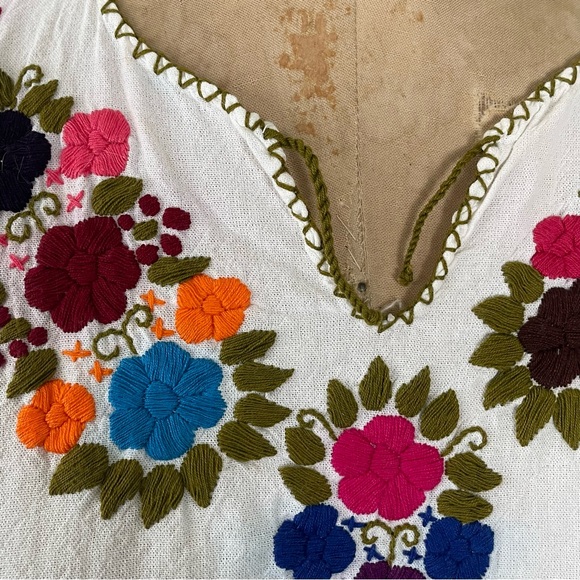 Embroidered Authentic Mexican Shirt M/L - Picture 7 of 10